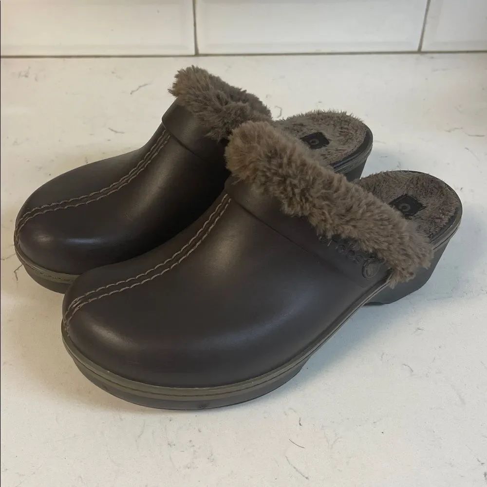 CROCS 11552 Cobbler Eva Brown Faux Fur Lined Clogs Mules Shoes Womens Size 8